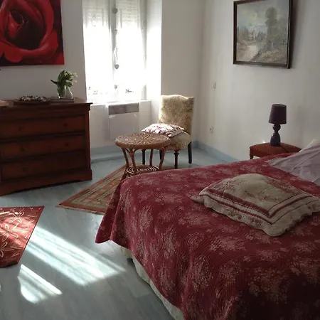 Chambres D'hotes Les Tartines Bavardes Frühstückspension *