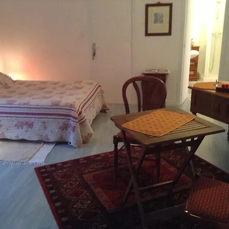 Chambres D'hotes Les Tartines Bavardes Frühstückspension *